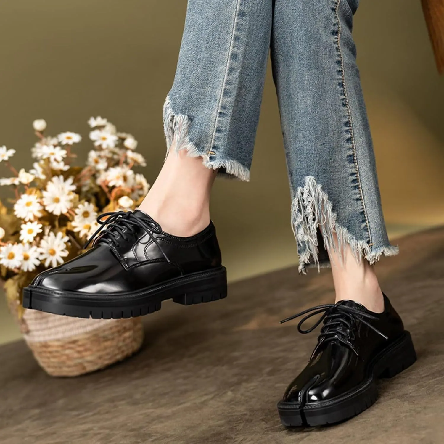 Agodor Women Split Toe Tabi Shoes Mary Janes Platform Patent Chunky Heeled Loafers Lace Up Uniform Dress Shoes