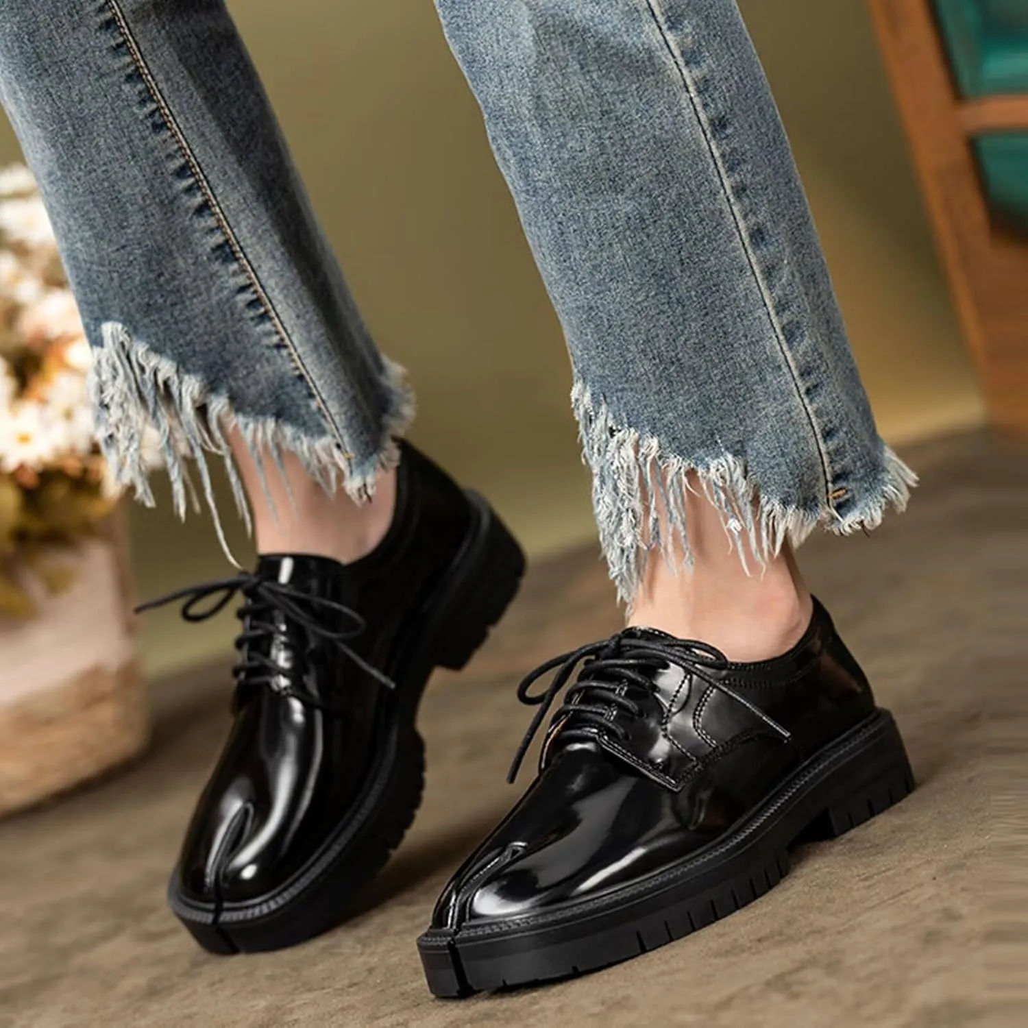 Agodor Women Split Toe Tabi Shoes Mary Janes Platform Patent Chunky Heeled Loafers Lace Up Uniform Dress Shoes