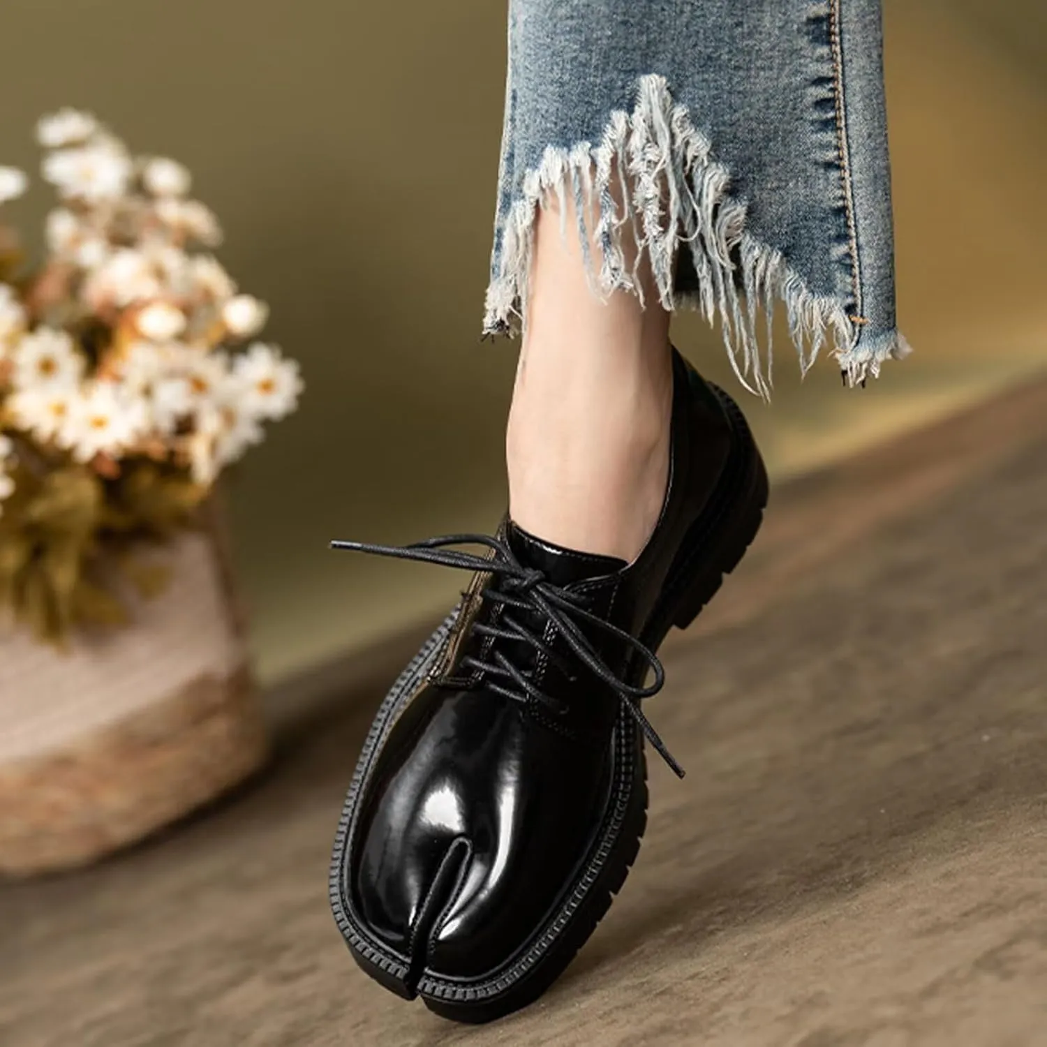Agodor Women Split Toe Tabi Shoes Mary Janes Platform Patent Chunky Heeled Loafers Lace Up Uniform Dress Shoes