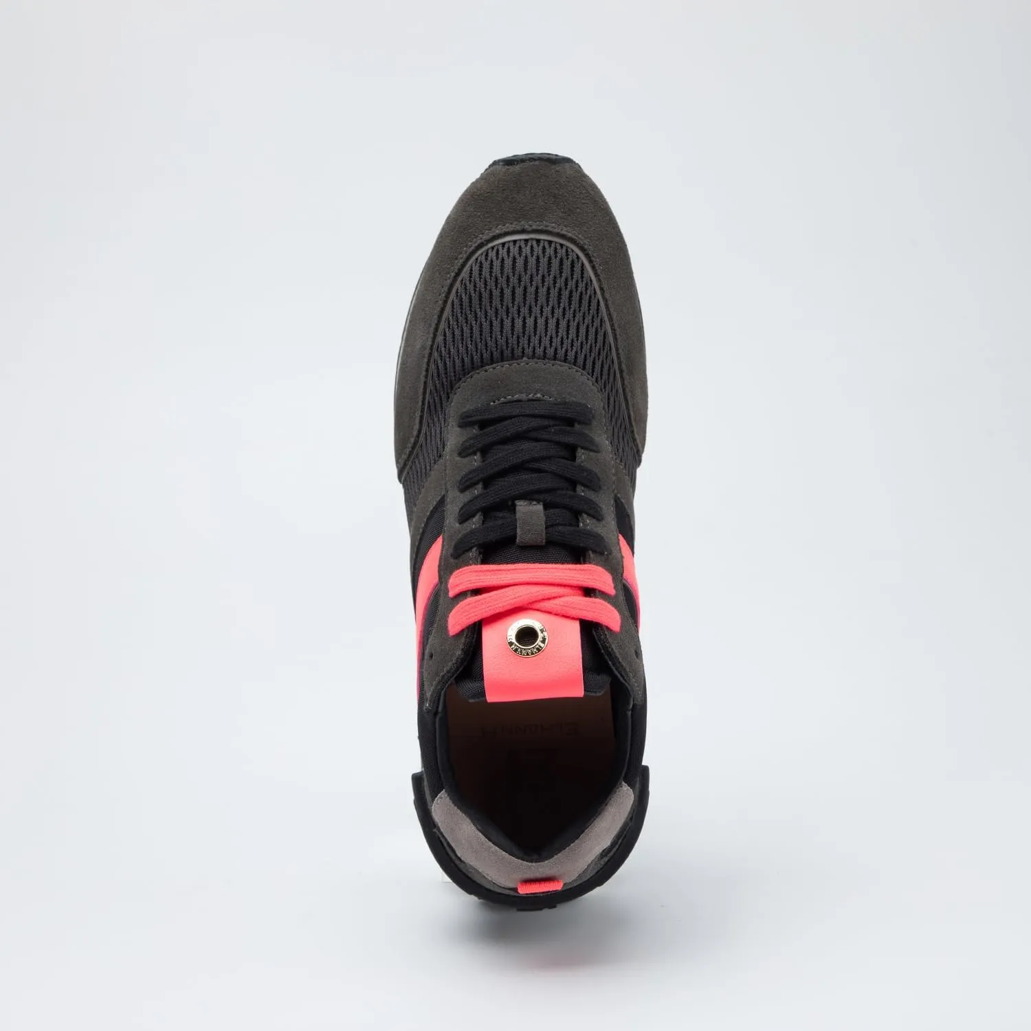 ELHANN.H The SJ Sneakers for Male Combines Simple Lines with a Dynamic Style.