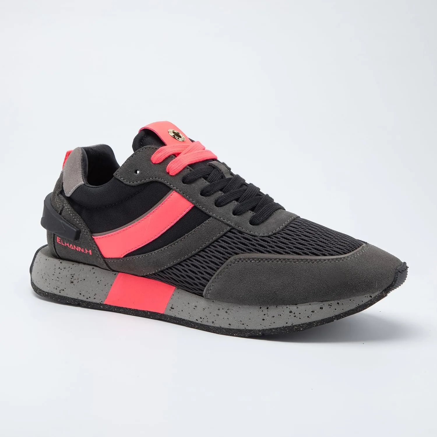 ELHANN.H The SJ Sneakers for Male Combines Simple Lines with a Dynamic Style.