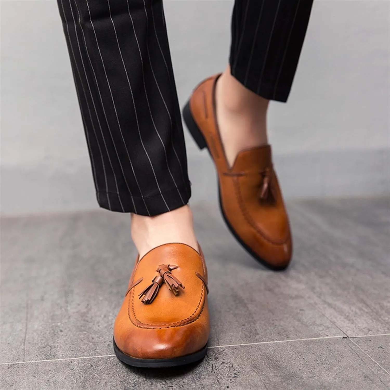 Fashion Men's Tassel Deck Loafers Lightweight Brush Off Boat Shoes PU Leather Pointed Toe Slip on Block Heel Anti-Slip Solid Color Casual