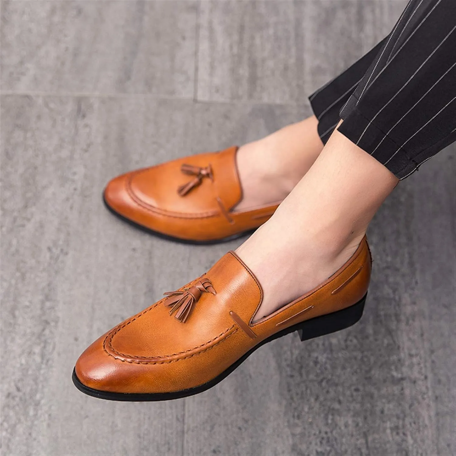 Fashion Men's Tassel Deck Loafers Lightweight Brush Off Boat Shoes PU Leather Pointed Toe Slip on Block Heel Anti-Slip Solid Color Casual
