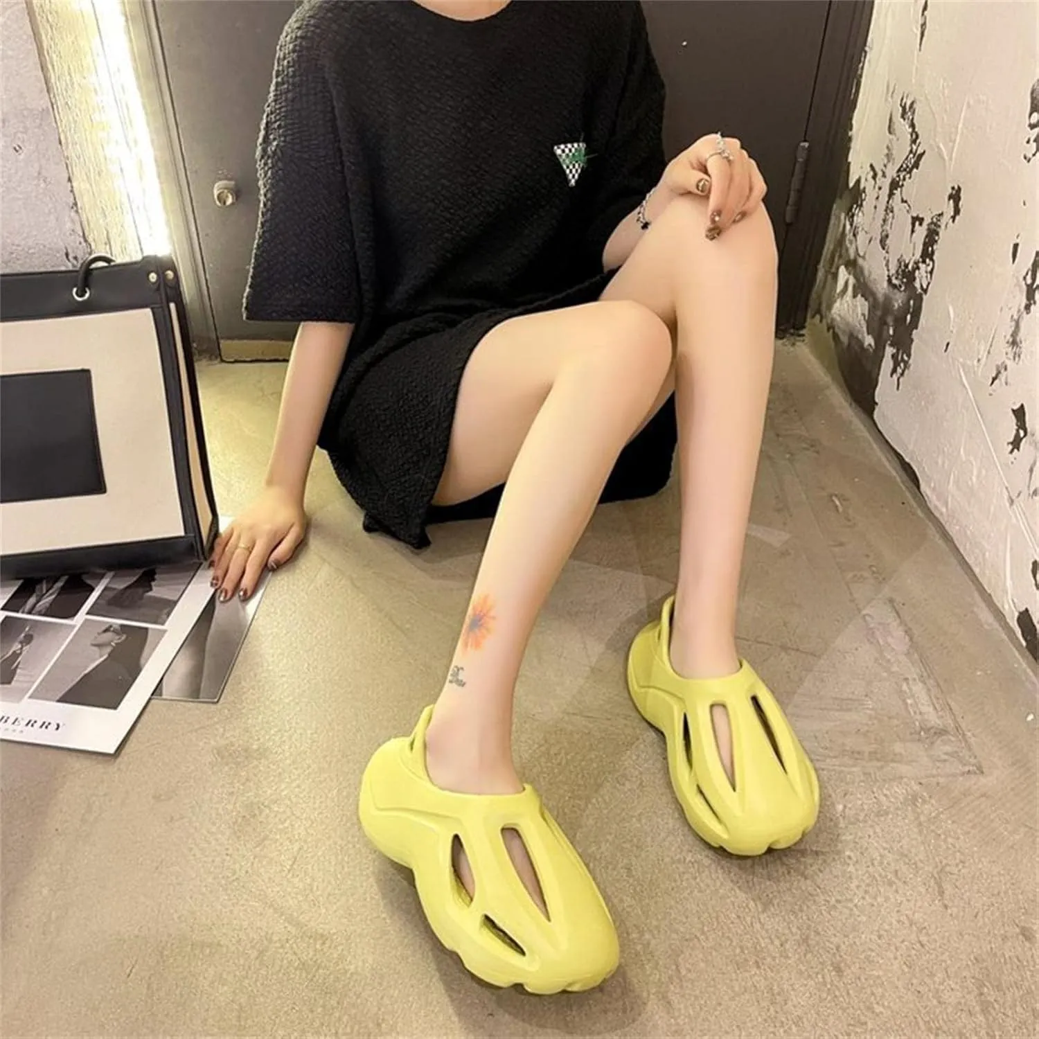 Foam Runner Shoes, Unisex Foam Runner Sneakers Pillow Cloud Shoes Non-Slip Lightweight Breathable Soft Fashion Sandals