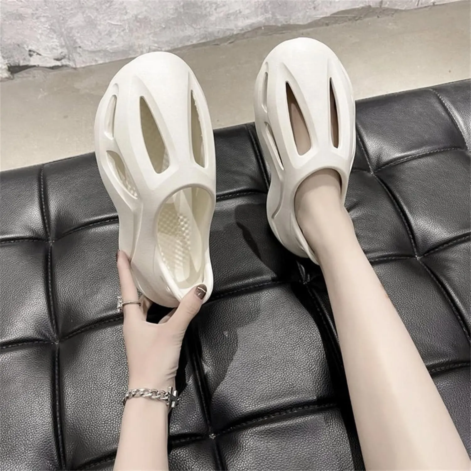 Foam Runner Shoes, Unisex Foam Runner Sneakers Pillow Cloud Shoes Non-Slip Lightweight Breathable Soft Fashion Sandals