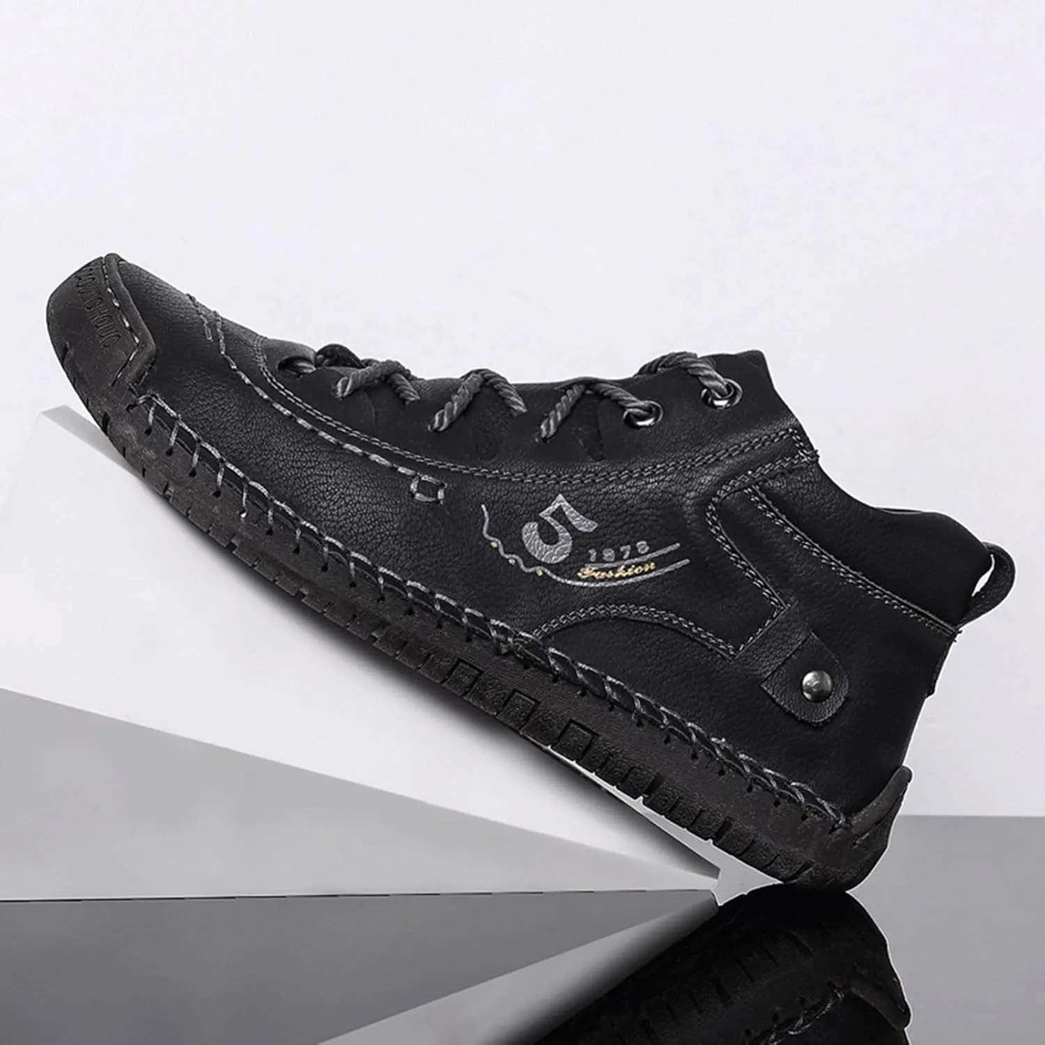 Mens Casual Leather Shoes Ankle Chukka Boots Slip On Lightweight Loafers Mid top Outdoor Lace Up Walking Driving Shoes