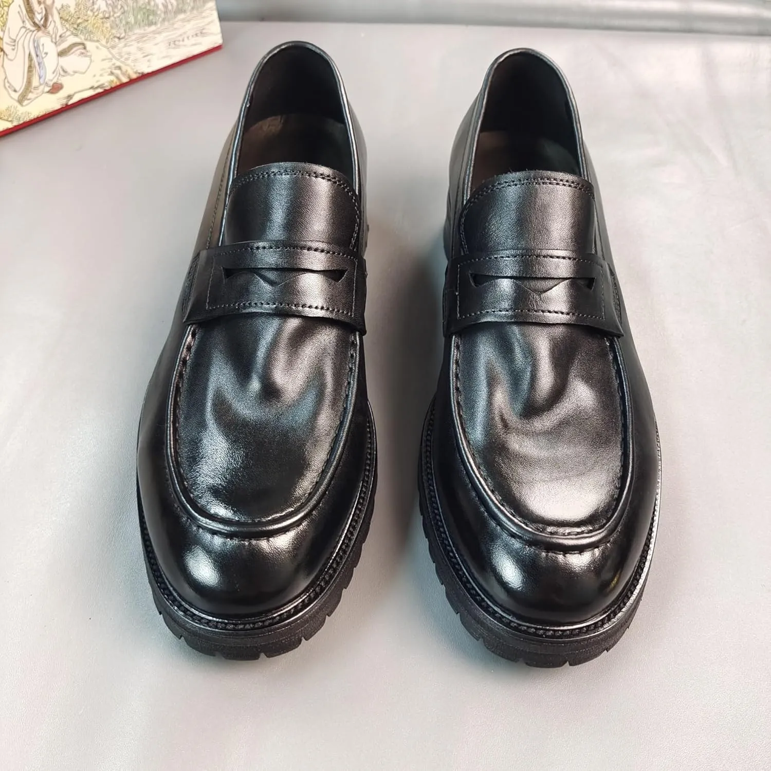 Men's Slip-On Venetian Leather Loafers Elastic Gore Construction with Burnished Finish for Conference Travel