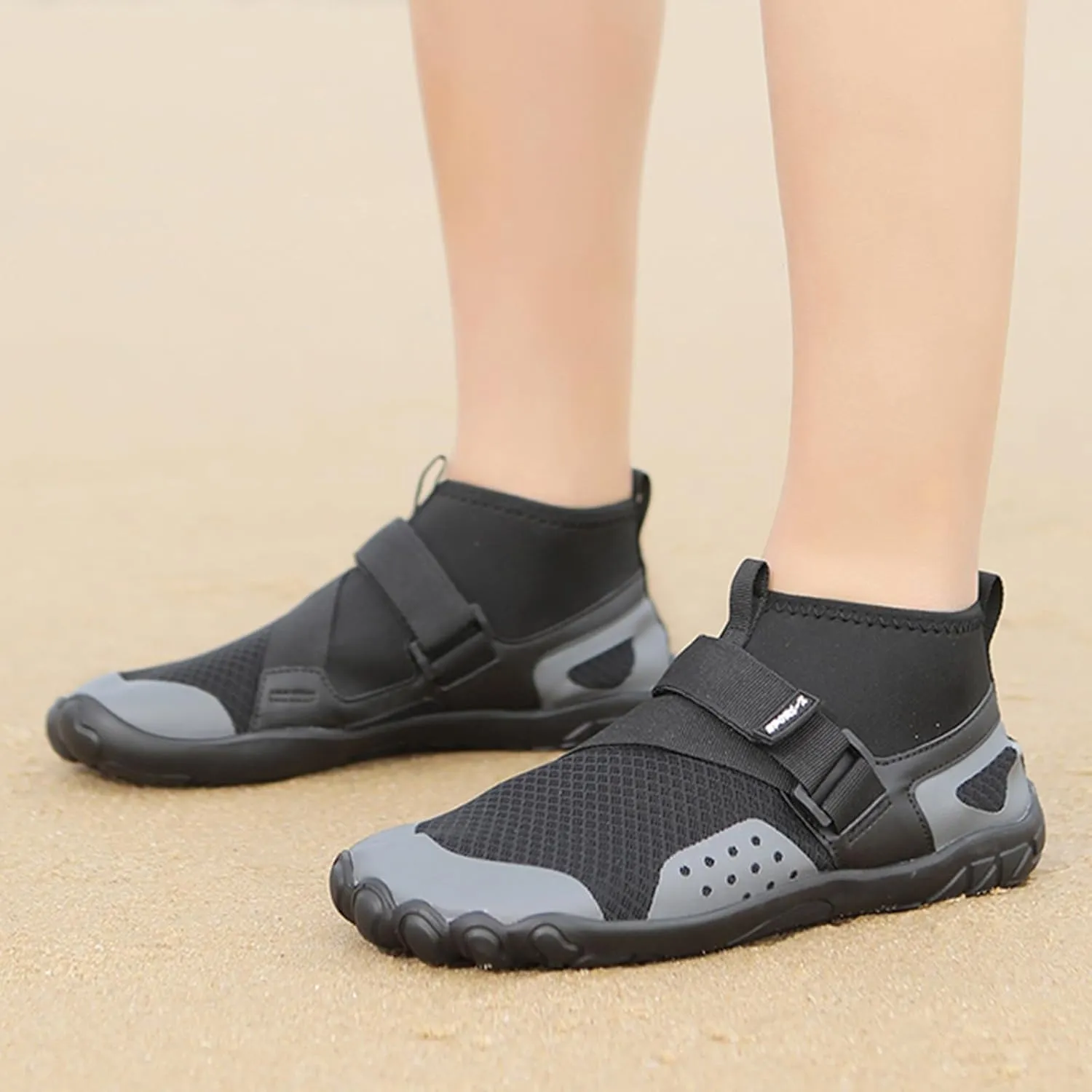 Men's Water Shoes Quick Drying Sports Aqua Shoes,Men and Women Swimming Shoe Summer Lightwight Hiking Wading Diving Beach Shoe Women Indoor SportsYoga Skin Footwear with Adujustable Strap