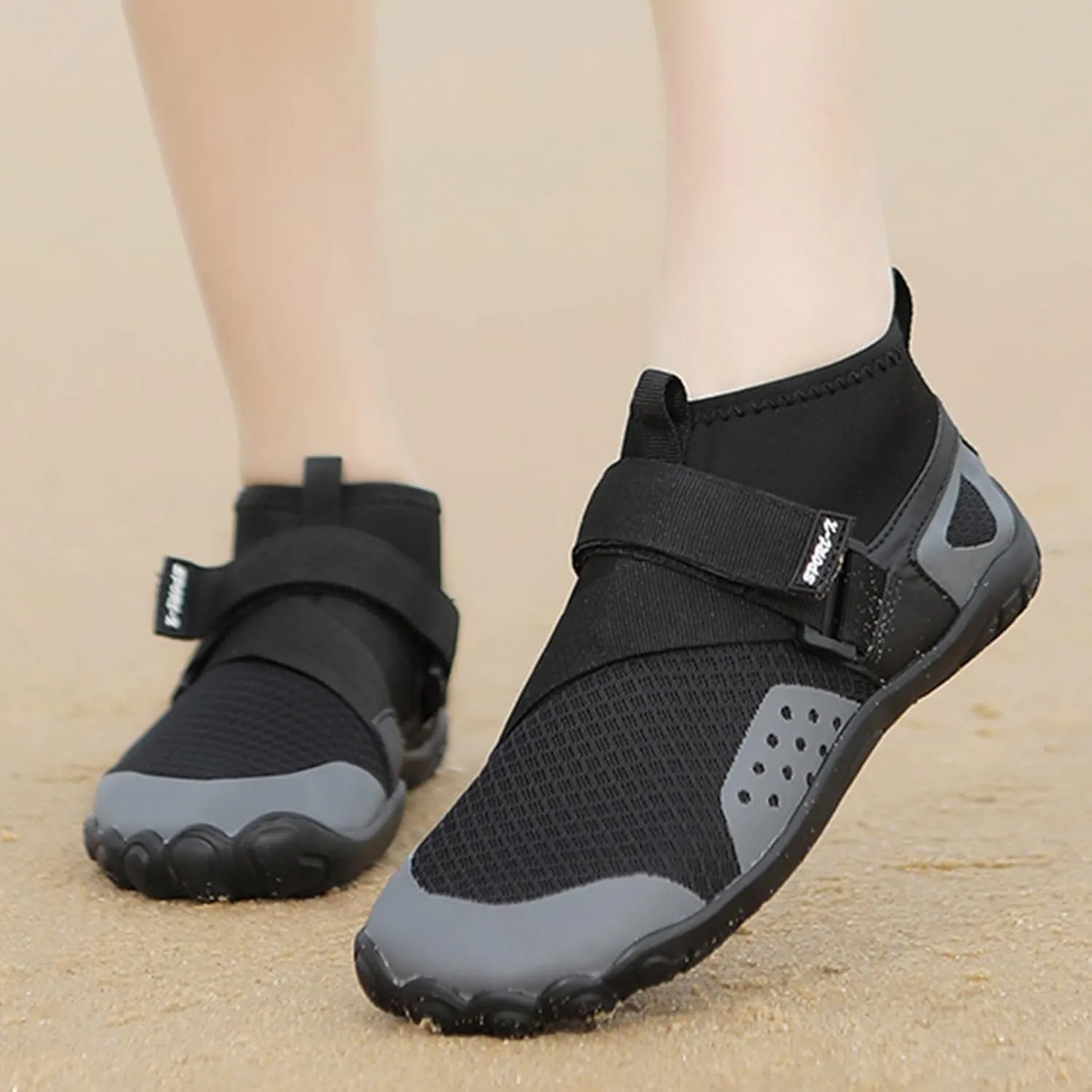 Men's Water Shoes Quick Drying Sports Aqua Shoes,Men and Women Swimming Shoe Summer Lightwight Hiking Wading Diving Beach Shoe Women Indoor SportsYoga Skin Footwear with Adujustable Strap