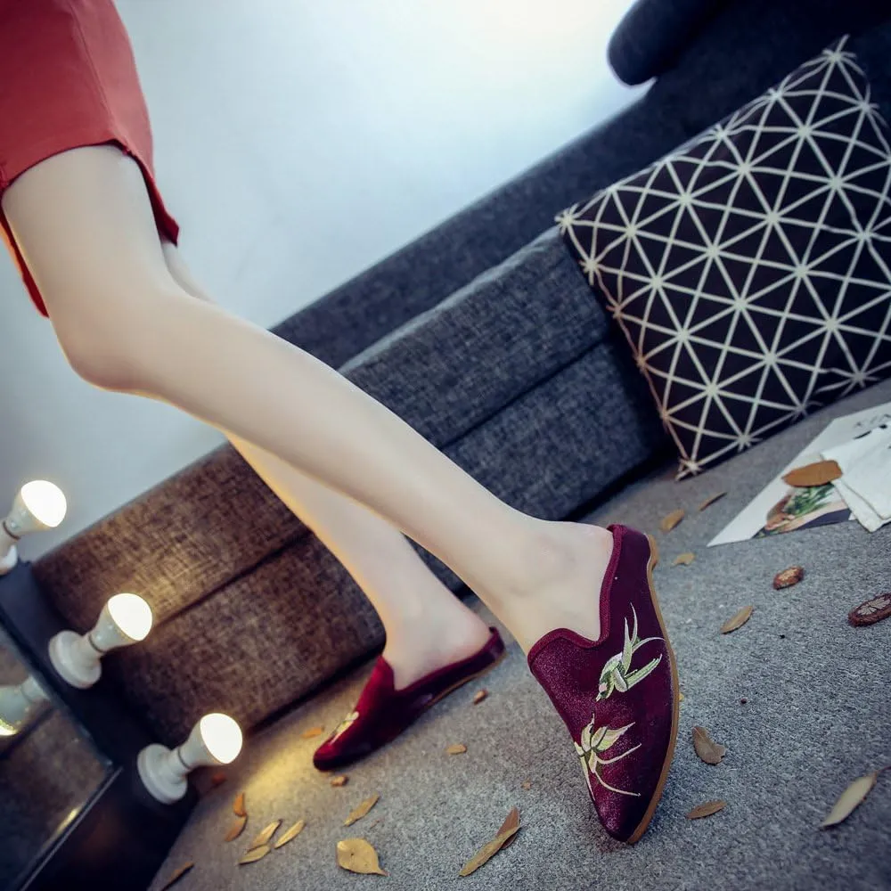 Qhome Women's Chinese Swallow Embroidery Pointed-Toe Comfortable Satin Casual Mules House Pumps Slippers Shoes