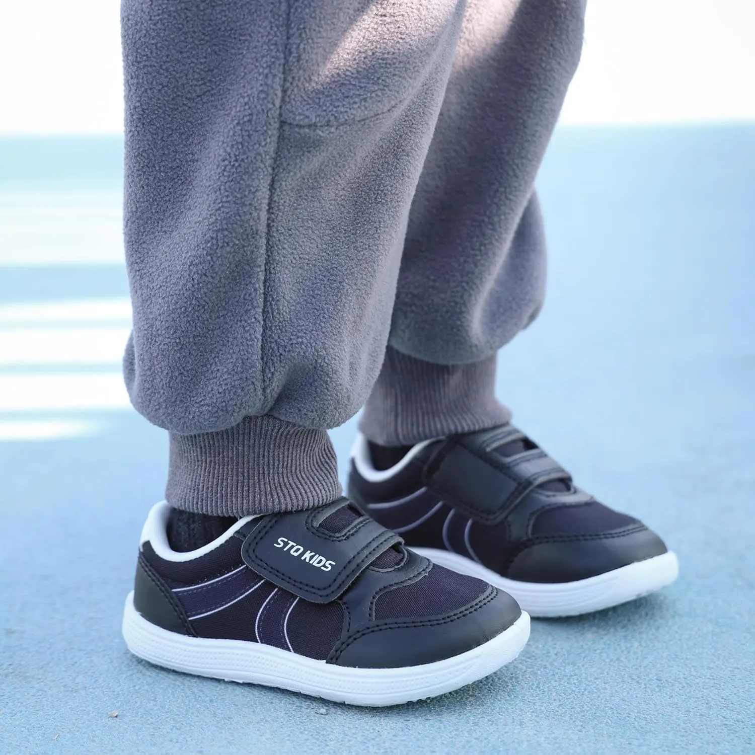 Toddler Wide Toe Box Barefoot Shoes Boys Girls Sneakers Kids Tennis Shoes Preschool Non Slip Lightweight Comfortable First Walking Shoes Running Outdoor Activities