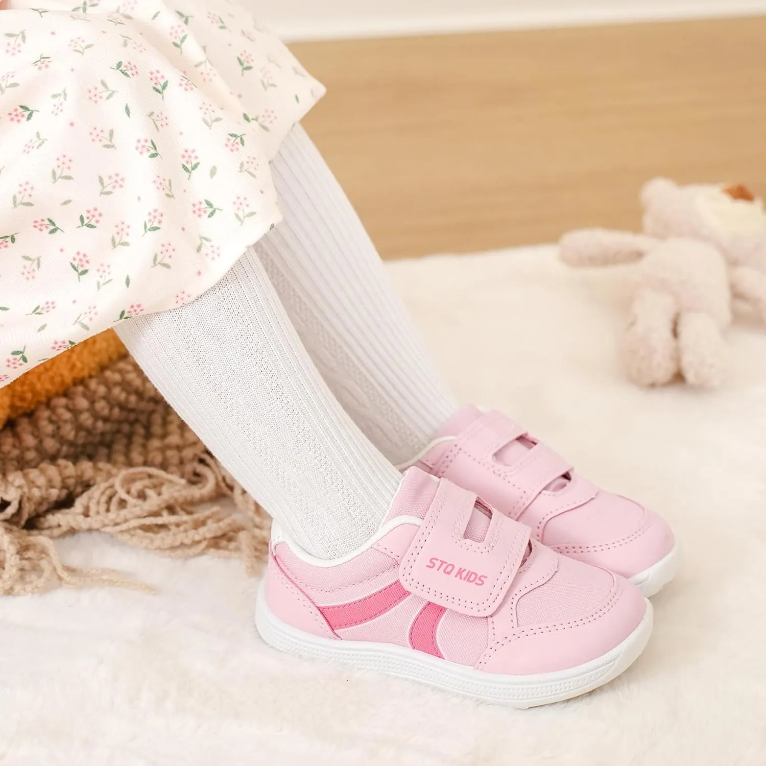 Toddler Wide Toe Box Barefoot Shoes Boys Girls Sneakers Kids Tennis Shoes Preschool Non Slip Lightweight Comfortable First Walking Shoes Running Outdoor Activities