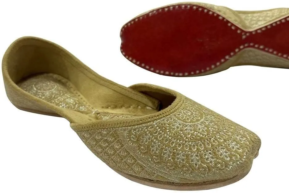 Women Flat Velvet Khussa Shoes Punjabi Jutti Traditional Mojari Loafers Pumps