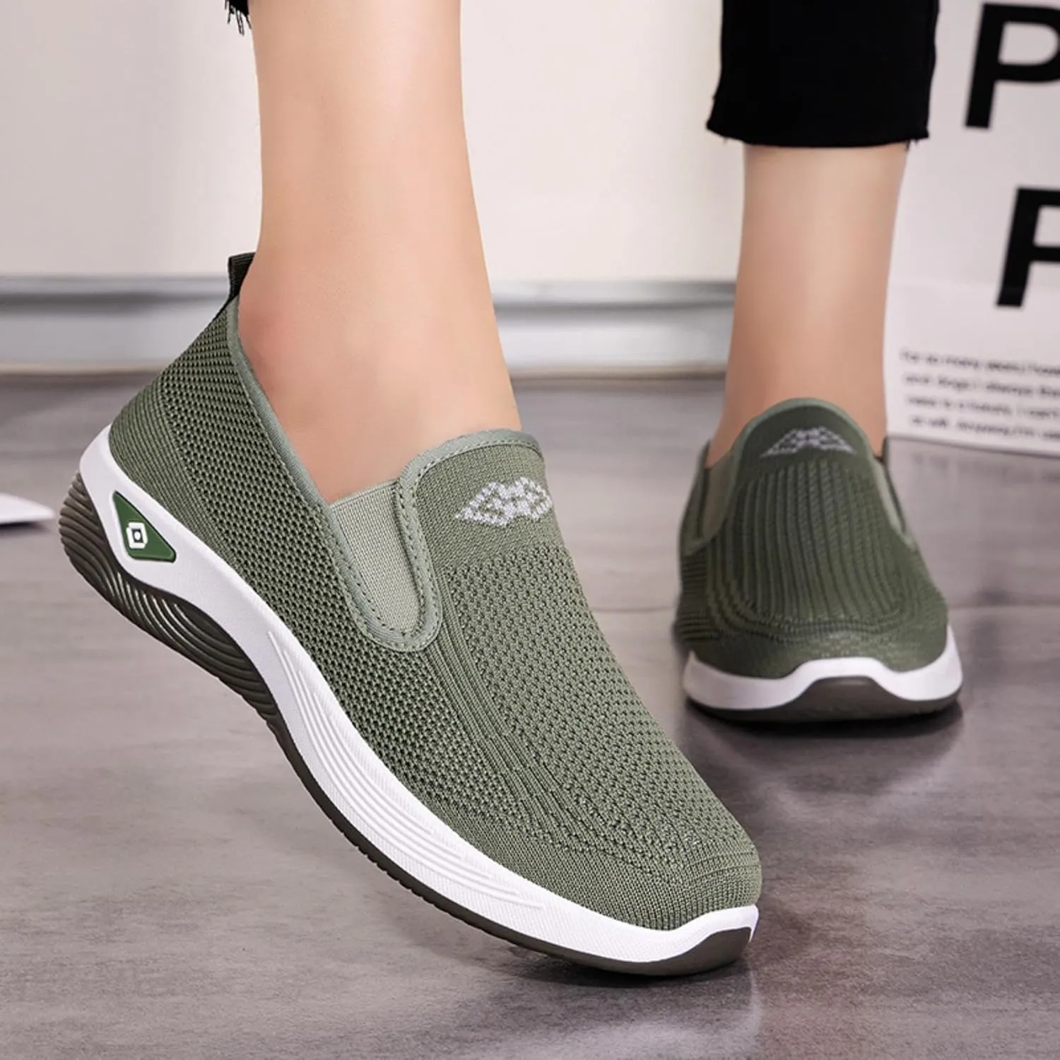 Women's Slip-On Breathable Mesh Sneakers – Lightweight Walking Shoes for Outdoor, Travel, Casual Wear – Comfortable Anti-Slip Loafers for Everyday, All-Day Use