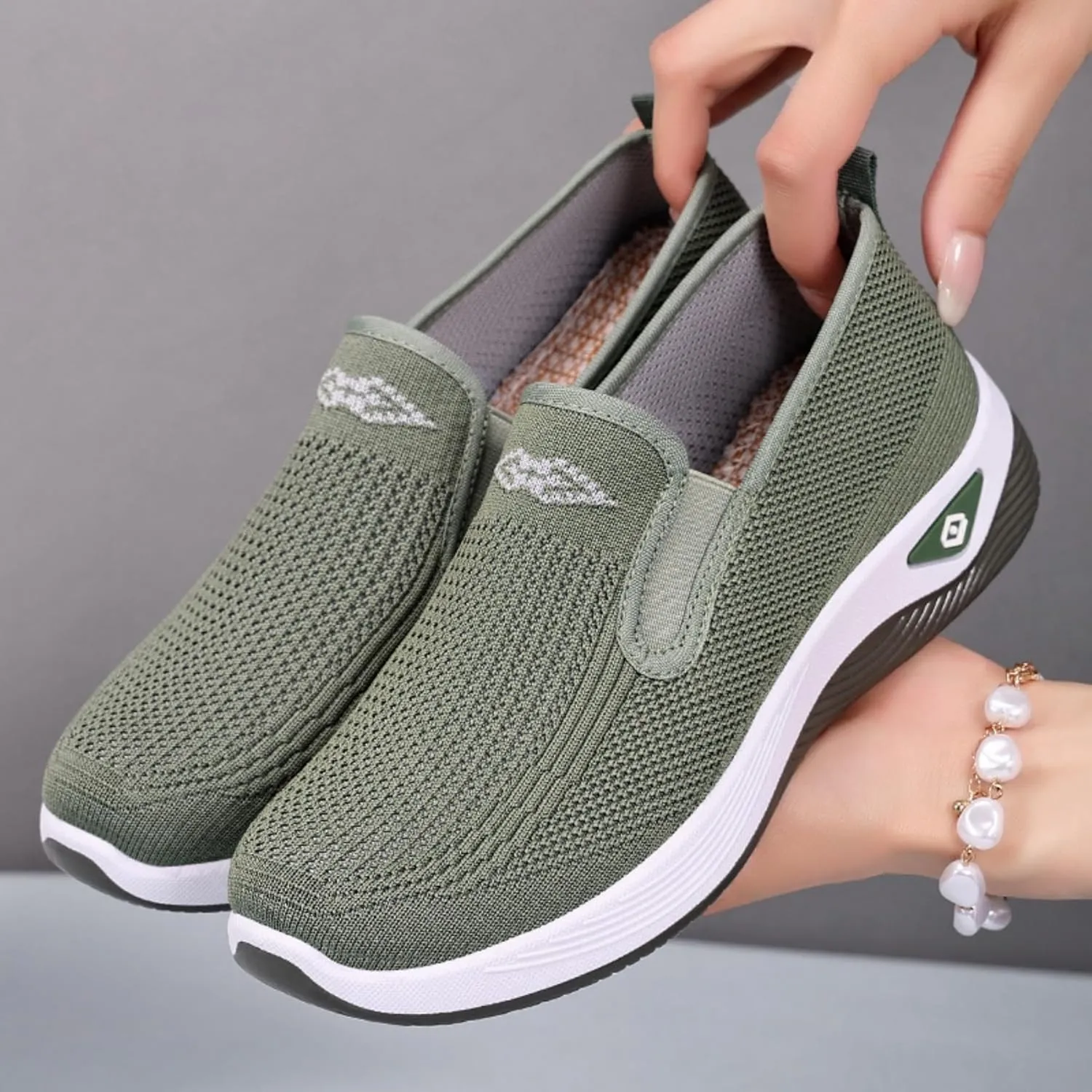 Women's Slip-On Breathable Mesh Sneakers – Lightweight Walking Shoes for Outdoor, Travel, Casual Wear – Comfortable Anti-Slip Loafers for Everyday, All-Day Use