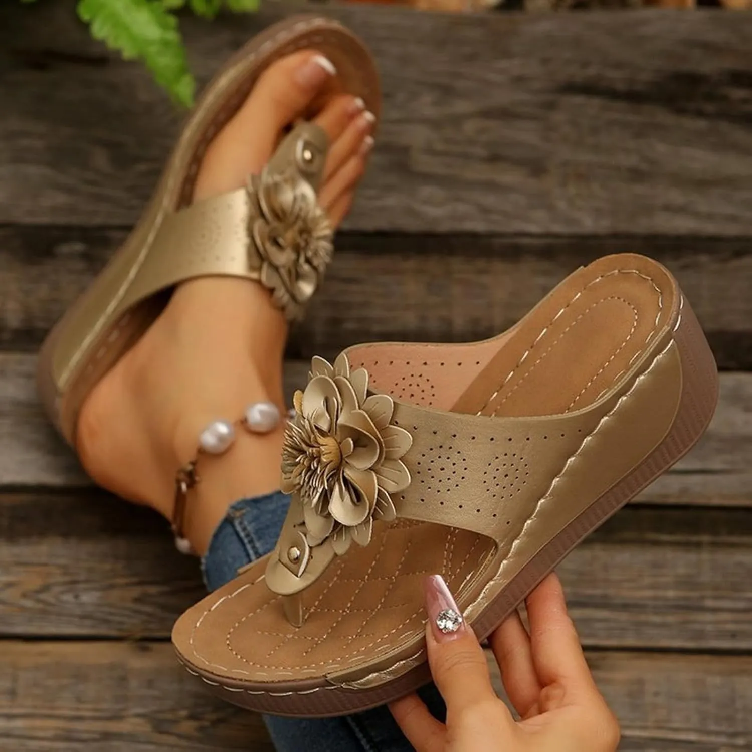 Womens Wedge Sandals Flower Low Heel Orthopedic Platform for Summer Dressy Comfortable Clip Toe Lightweight Slippers Arch Support Casual Slip On Open 2025 Flat Non-Slip Beach Dress Shoes