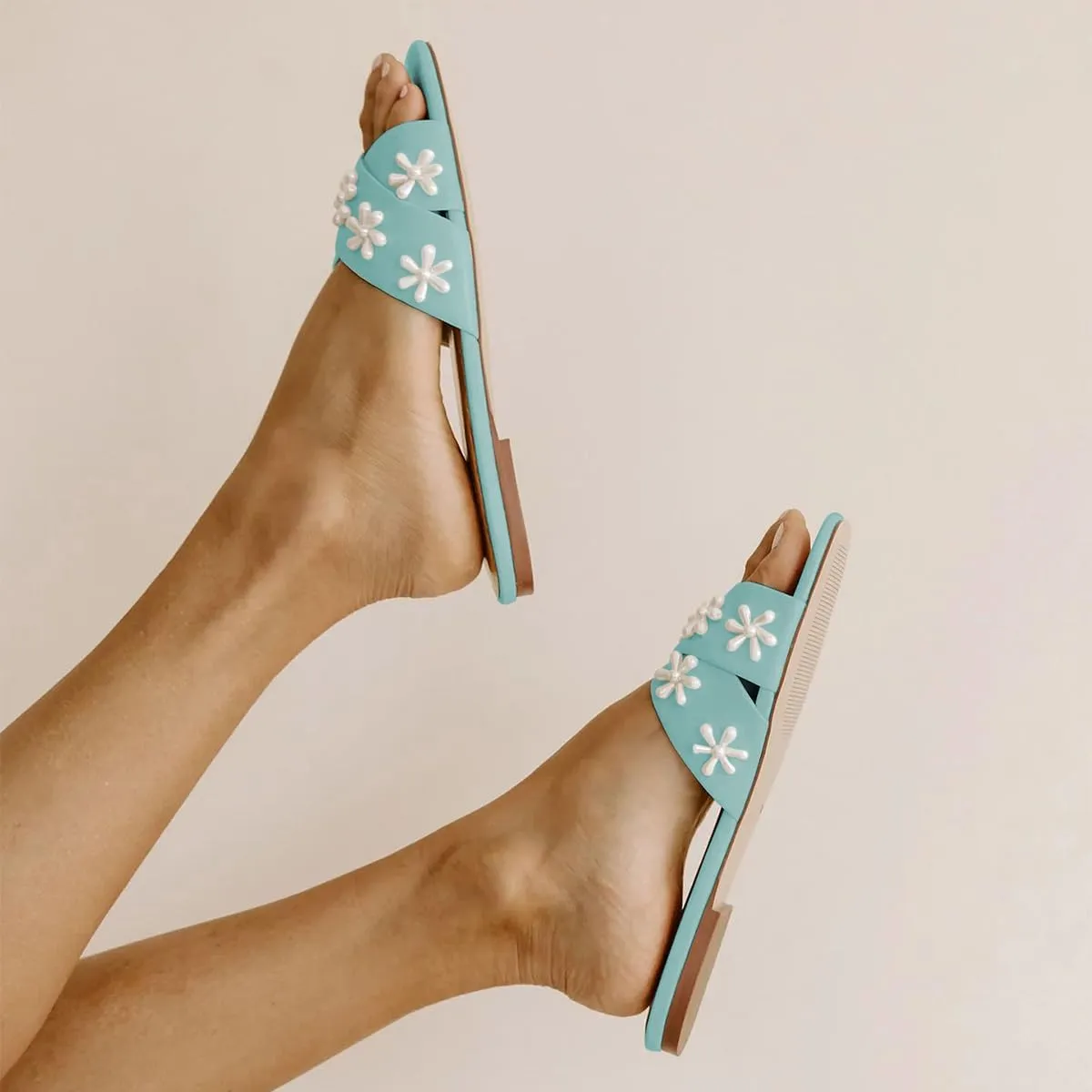 XYD Women Bloom Pearl Flower Flat Sandals for Bride Wedding Open Toe Mules Crossover Strap Dress Shoes